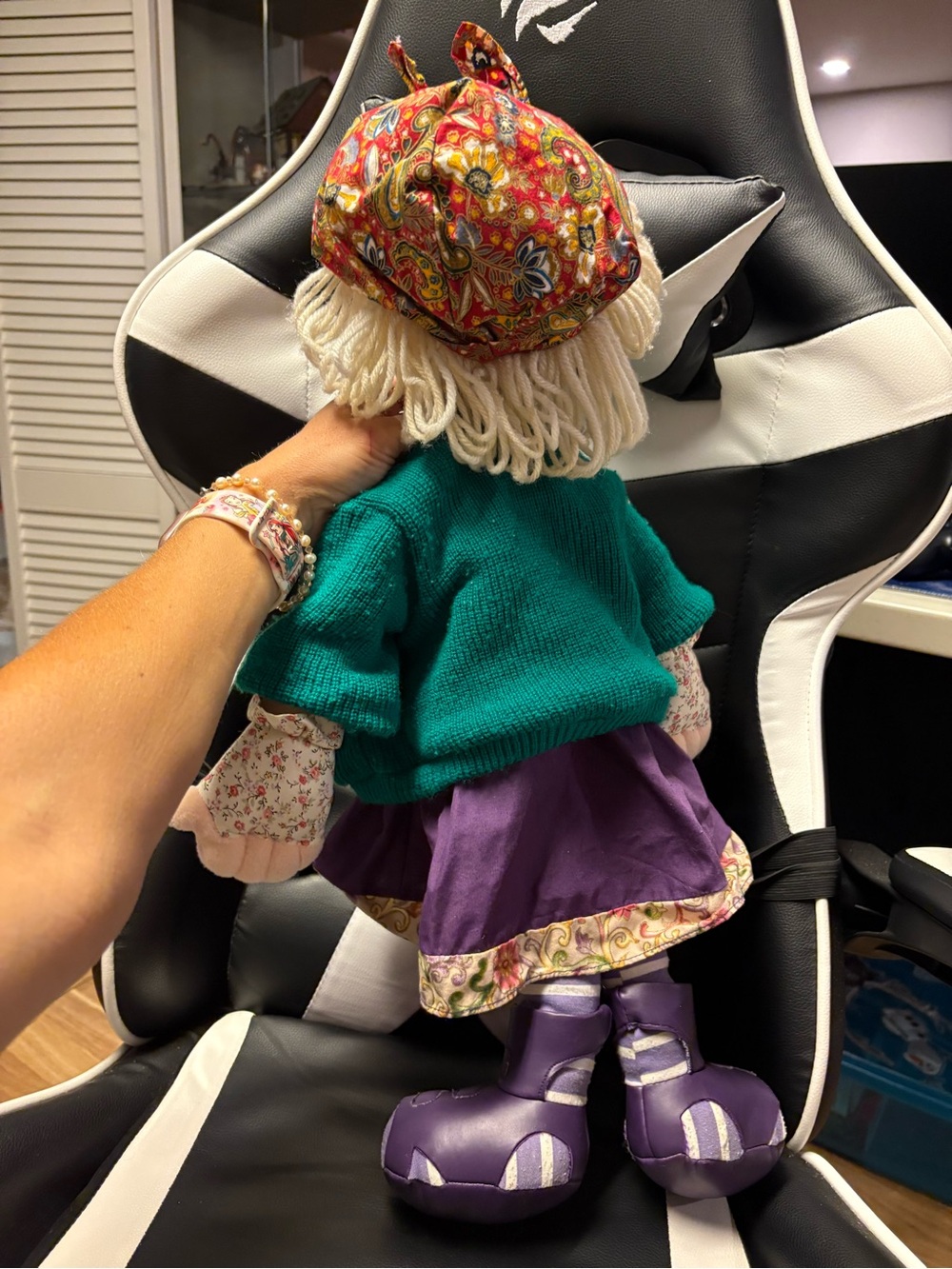Vintage 1997 Big Comfy Couch Granny Garbanzo 22” Stuffed Plush Doll Commonwealth - Picture 2 of 5